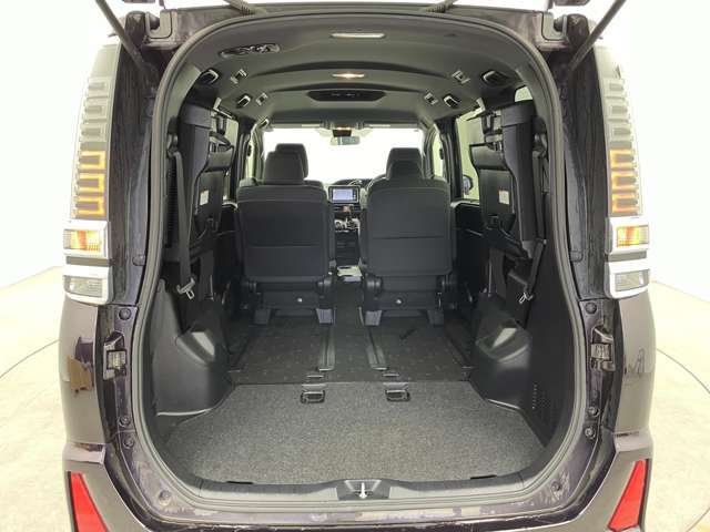 【シートアレンジ】乗せる人数、荷物によってシートをアレンジすれば、ダンボールなどの大きい荷物や、釣り具などの長尺物も載せられそうですね！