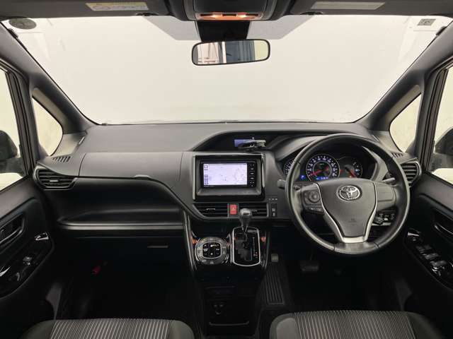 【インパネ全体】全方位で視界が広く、高い目線で運転もしやすいです！