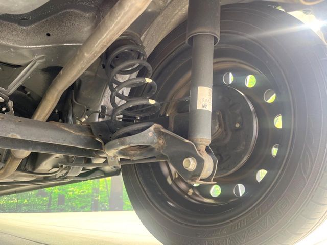 お車を安心してお乗りいただく為には、足回りの定期点検が欠かせません。サービスサポート（有償保証）では無料点検もご提供しており、安心のカーライフをお過ごしいただけるサポート体制が整っています。