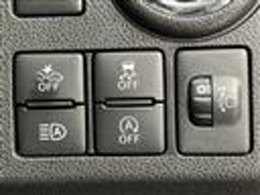【スマートアシストIII】ダイハツの安全装備が搭載されています！機能には限界があるためご注意ください。◆搭載機能例：衝突回避支援ブレーキ/車線逸脱警報/誤発進抑制制御（前方・後方）/オートハイビーム