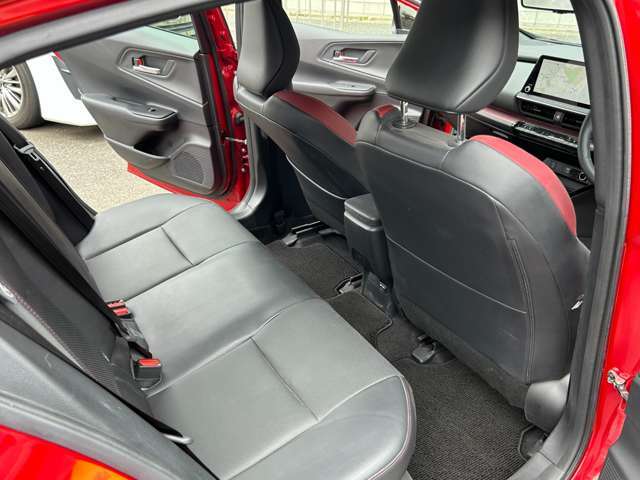 自社工場で、整備、板金を実施しており、人気車種をお手ごろ価格でお客様にお届けいたします！