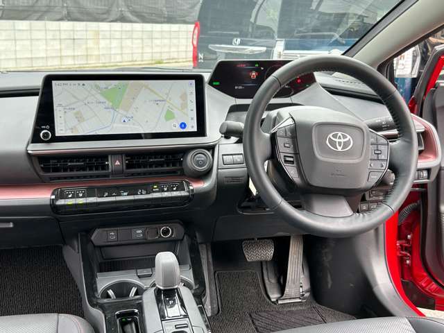 当店でのご成約車は1か月もしくは走行3000キロ以内での1回目のオイル交換は無料で交換！ご成約後もお得に車が乗れますよ！