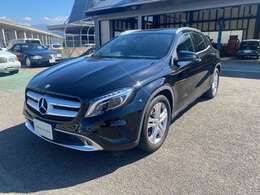 コスモスブラックのボディカラーは深い艶があり輝いています。