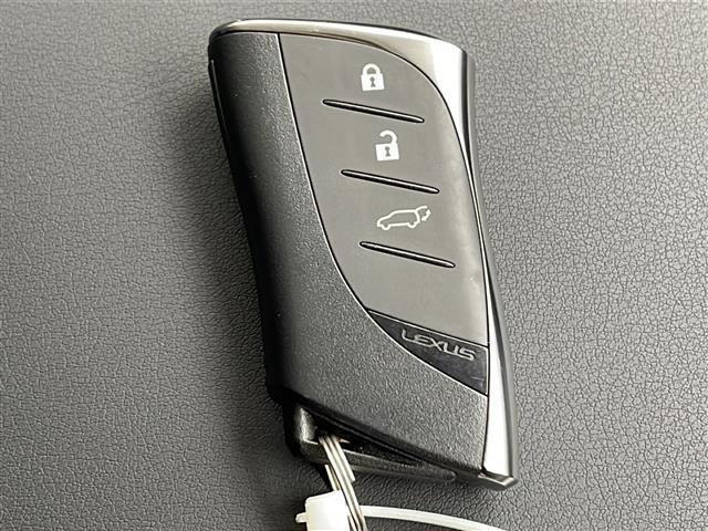 ◆【付属品】このクルマ限定で使える装備品が付いています！使い方などはぜひ実際に店舗にお越しいただき、専門スタッフにお尋ねください！