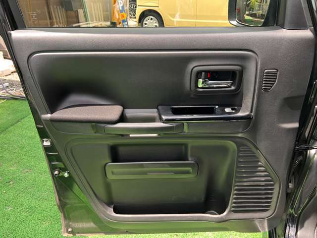 当社の自動車販売サービスは、全車種・全メーカー対応していますので、車屋さんを何件もまわるお手間をかけさせません。たくさんの選択肢の中で比較しながら、お客様のご要望、条件にあう一台を一緒に探します。