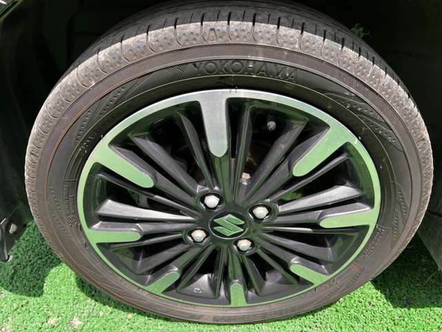 当社で販売する中古車は、自社工場で徹底的に点検・整備した上で、お客様へ納車しております。納車後の車検やアフターケアなどもおまかせください