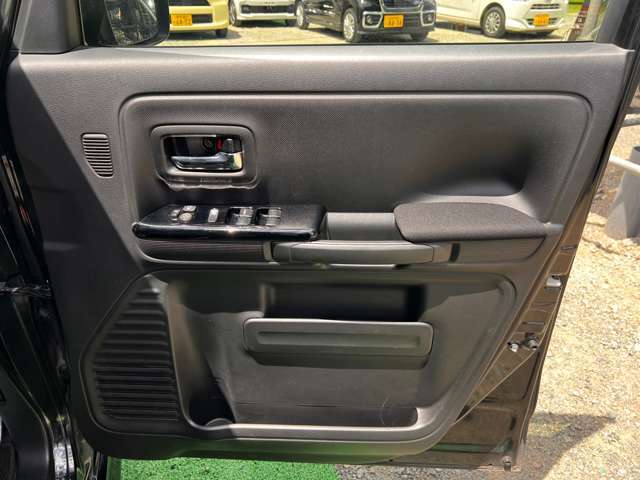 当社の自動車販売サービスは、全車種・全メーカー対応していますので、車屋さんを何件もまわるお手間をかけさせません。たくさんの選択肢の中で比較しながら、お客様のご要望、条件にあう一台を一緒に探します。