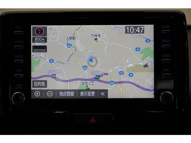 純正ナビを装備。タッチパネル式で使いやすく、お出かけもラクラクです。