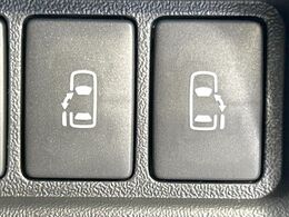 【両側パワースライドドア】スマートキーや運転席のスイッチで後席両側スライドドアの開閉が可能♪電動だから力を入れてドアを開ける必要が無く、小さなお子様でも簡単に開け閉めでき快適です♪