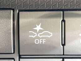 【スマートアシスト】走行中に前方の車両等を認識し、衝突しそうな時は警報とブレーキで衝突回避と被害軽減をアシスト。より安全にドライブをお楽しみいただけます。