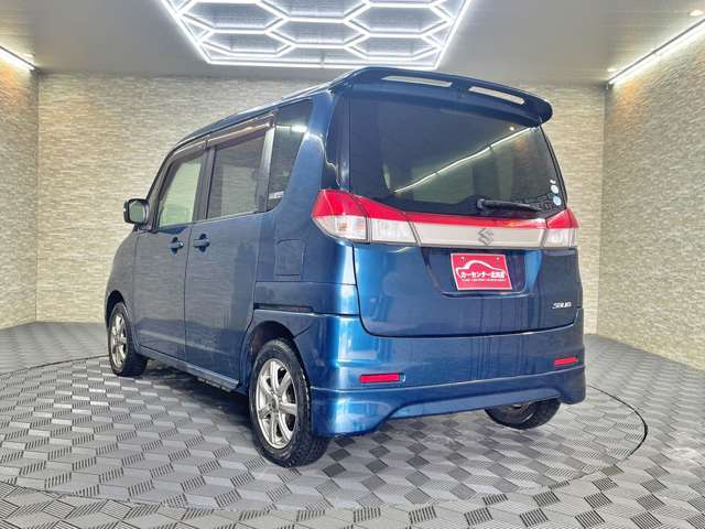 公的機関（財）日本自動車査定協会の基準を採用。「走行距離管理システム」で距離の不正チェック済みです。品質に自信があるから保証付き！