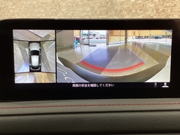 狭い場所での駐車やすれ違いなどでより的確な運転操作に役立つ360°ビューモニターが装備されています。