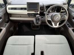 こちらインパネ全体の写真になります。納車はおおむね2週間程度（必要書類の状況により）で行っております。人気の車両になりますので、お早目のご検討をおすすめします。当店自慢の一台です！