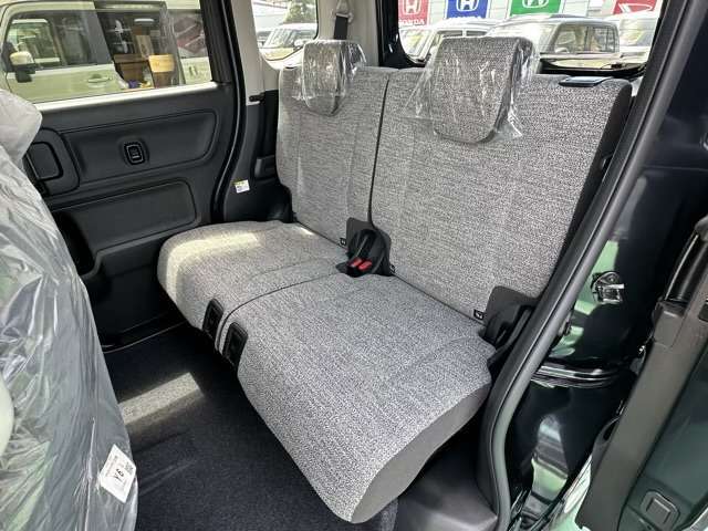 ★5年間新車保障★初度登録から5年間の新車保証が含まれています。長期間、安心してお乗り頂けます！保障費用は支払総額に含まれています！遠方のお客様は保証継承後、お近くのディーラーにて保証が受けられます！