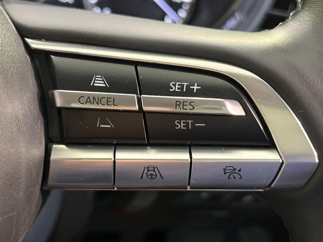 【マツダ・レーダークルーズコントロール】高速道路での長距離走行が楽に！自動で速度を保つクルーズコントロールが、衝突軽減システムと連携し、前方の車両を感知して車間を保つように速度調節してくれます！！