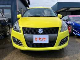 HIDヘッドライト、ナビ、クルーズコントロール、17インチアルミ