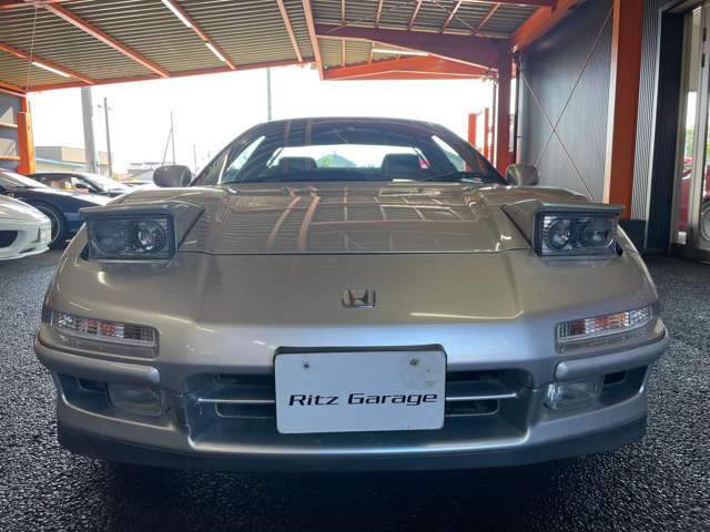 ◆リッツガレージでは厳選して仕入れを行なった良質な車輛を多数展示しています！ショールームにて室内保管での展示となっています！雨天関わらずゆっくりと在庫車両を御覧頂けます◆