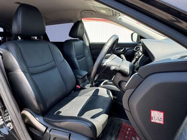 運転席シート廻りは使用感も少なく、良好な状態となっています。丁寧に使われていたことがよくわかります。