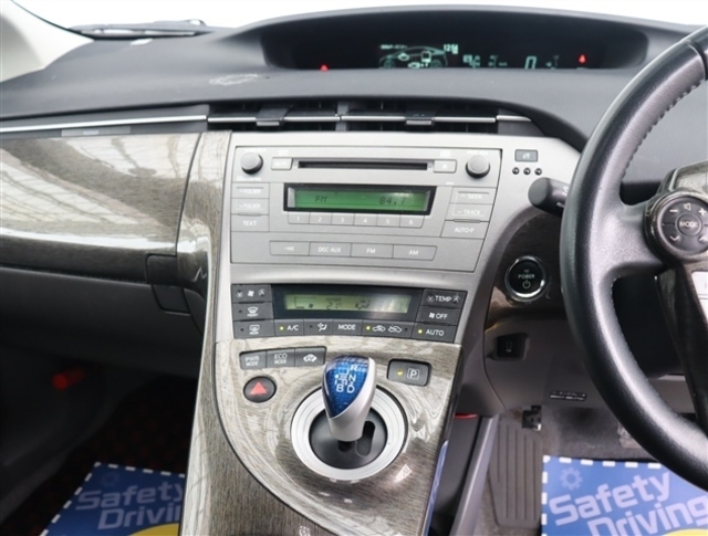神奈川でお車を探すなら リバーサイド 。当店では在庫数800台展示中となります。残価設定型ゴジュッパローンをメインで販売しており月々のお支払いをお安く高年式車を乗りたい方へ是非ご検討ください。
