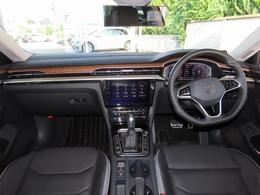 フロントガラスも大きく、車幅感覚も掴みやすいです。