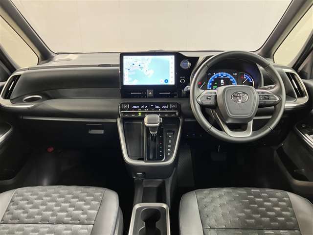 その他にも各種保険、お車の買取（T-UP）、JAF、TSカード、携帯電話などの取扱いをしております。詳しくはスタッフにお尋ねください。