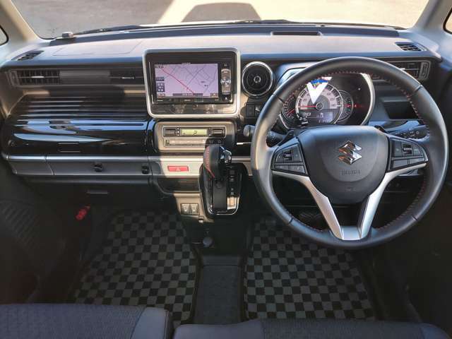 スッキリとしたインパネまわり！視界良好です★