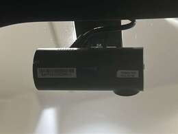 【ドライブレコーダー】運転中の記録を残します。事故などを起こした起こされた時の証拠を残し、スムーズな対応が可能になります。