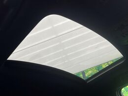 【問合せ：0776-53-4907】【サンルーフ】ボタンひとつで開閉可能！開放感たっぷりのサンルーフが装着されています！車内に明かりを取り入れたり景色を楽しむ以外にも、車内の空気も簡単に換気可能！