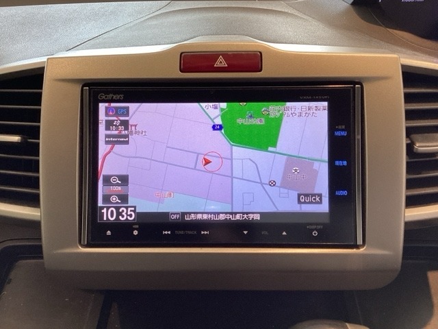ナビゲーションはフルセグTV対応のGathers純正メモリーナビを搭載しています。Bluetoothオーディオ機能がありますので、スマートフォンなどの音楽も再生できます。