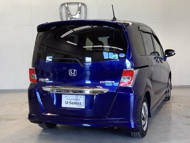 【Honda認定中古車 U-Select】　は3つの安心をお約束します。　1　Hondaのプロが整備した安心。 2　第三者機関がチェックした安心。　3　購入後もHondaが保証する安心。