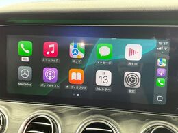 ●Apple　Car　Play：スマホとの有線接続で、ナビ・オーディオ再生などスマホのアプリ機能が画面でも使える便利機能です！