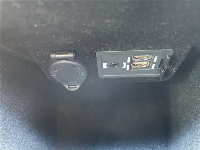 【ドライブレコーダー】映像・音声などを記録する自動車用の車載装置が装備されています！ もしもの事故の際の記録はもちろん、旅行の際の思い出としてドライブの映像を楽しむことができます。