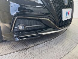 【TRDエアロ】人気のTRDエアロを装備！クルマの外観がよりスタイリッシュになり、街中で存在感あふれる1台に♪将来買い替える時にもリセールに影響しやすく、価値ある人気の装備です！