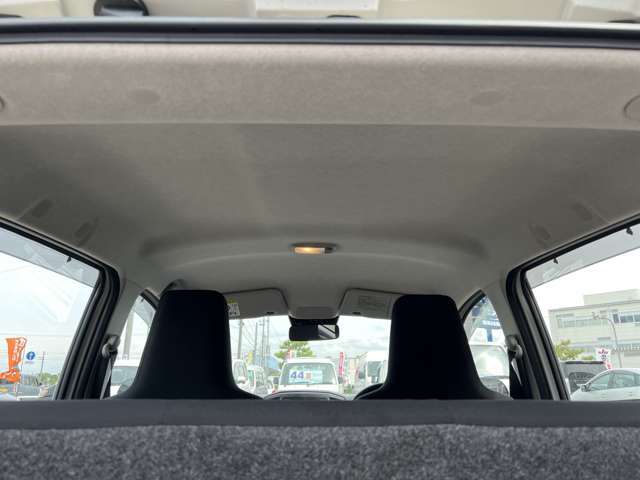 天井をじっくり見る機会は少ないですが、それだけに気になる部分ですね。車を購入する際のチェックポイントの1つです。