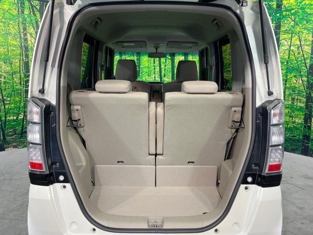 普段のお買い物や通勤、送迎等に十分な荷室スペースを確保しております。セカンドシートを倒すと、大きな荷物の積載も可能です♪