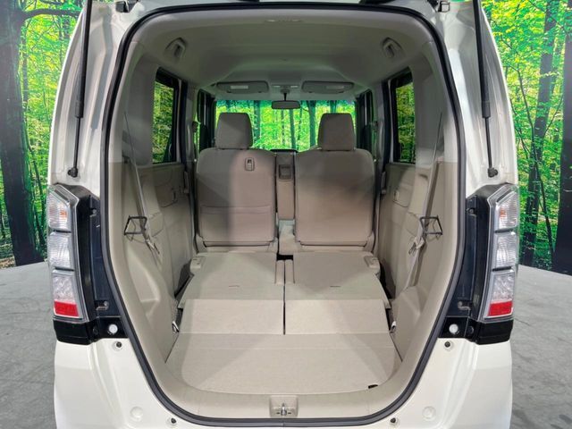 普段のお買い物や通勤、送迎等に十分な荷室スペースを確保しております。セカンドシートを倒すと、大きな荷物の積載も可能です♪