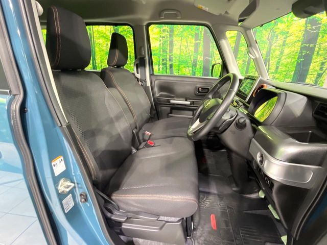 運転席シート廻りは使用感も少なく、良好な状態となっています。丁寧に使われていたことがよくわかりますね。