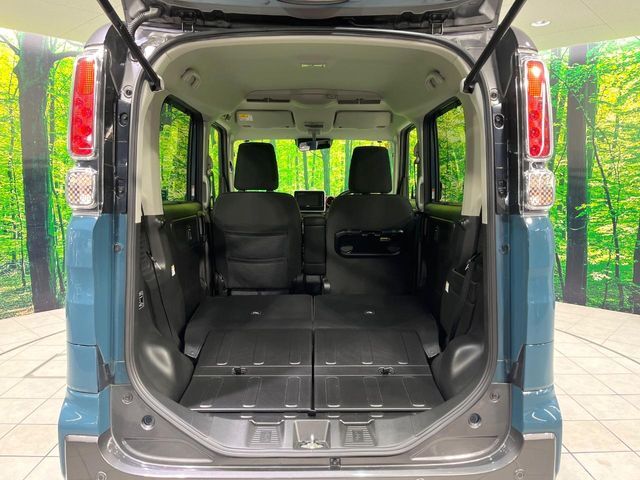 普段のお買い物や通勤、送迎等に十分な荷室スペースを確保しております。セカンドシートを倒すと、大きな荷物の積載も可能です♪