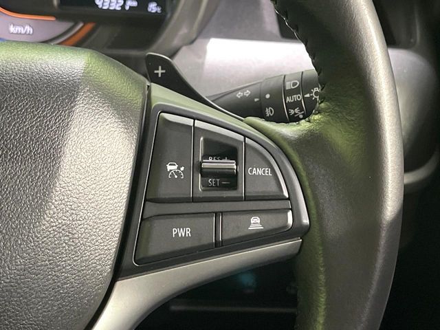 【アダプティブクルーズコントロール】高速道路での長距離走行が楽に！！自動で速度を保つクルーズコントロールが、衝突軽減システムと連携し、前方の車両を感知して車間を保つように速度調節してくれます！！