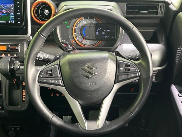 ステアリングも使用感が少なく、きれいな状態となっております♪