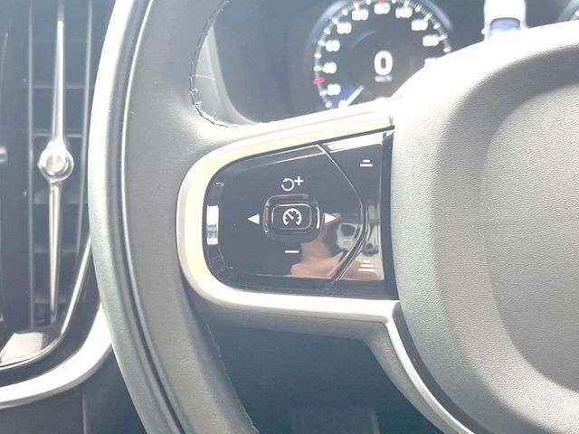 【全車速対応アダプティブクルーズコントロール】ミリ波レーダー+ステレオカメラ+赤外線により前方車輌を認識し、速度や車間距離を維持・調整。高速道路走行時や渋滞時にドライバーの負担を大幅に軽減します。