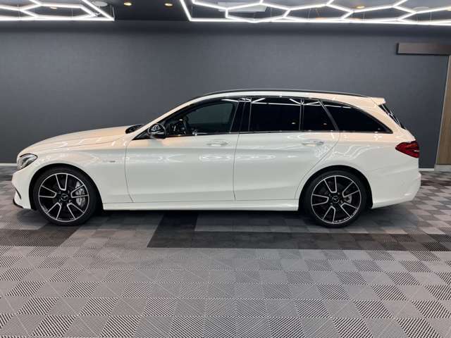 上質でお買い求めやすい輸入中古車をご案内しております。お客様のお好みに合った弊社在庫よりお選びくださいませ。