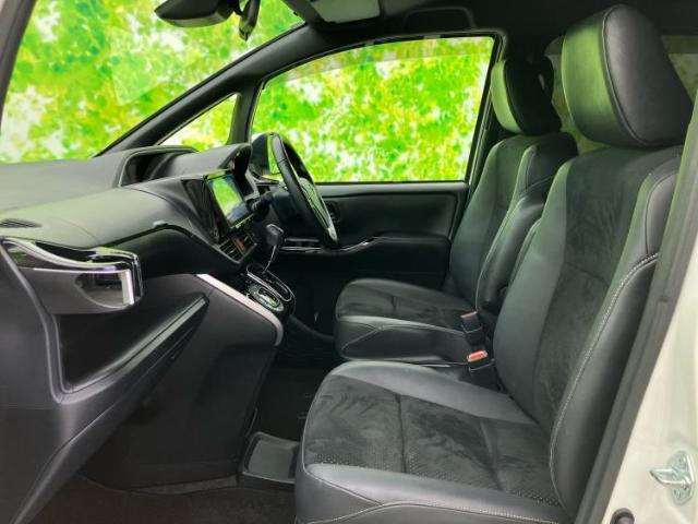 WECARSでは各商談席に大型モニターをご用意しております！見やすい大画面でゆったりと全国の在庫をご覧いただけます！是非ご来店お待ちしております！