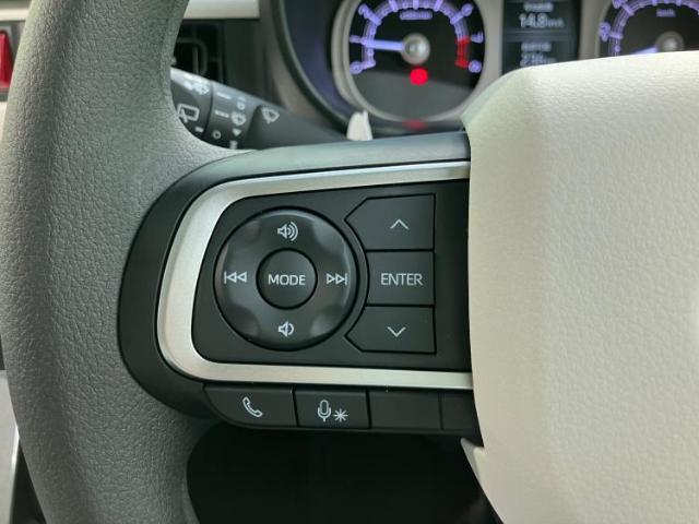 WECARSの展示場では実際に見て、触ってお車をお選びいただけます！知識の豊富な営業スタッフが様々なカーライフをご提案いたします！