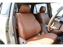 新品クラシックレザー調シートカバーをセット！