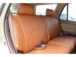 セカンドシートは折りたたみも可能ですので、ラゲッジスペースとしても広々ご利用いただけます！