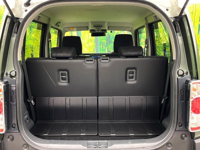 普段のお買い物や通勤、送迎等に十分な荷室スペースを確保しております。セカンドシートを倒すと、大きな荷物の積載も可能です♪