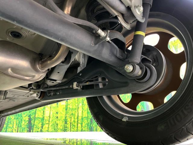 お車を安心してお乗りいただく為には、足回りの定期点検が欠かせません。サービスサポート（有償保証）では無料点検もご提供しており、安心のカーライフをお過ごしいただけるサポート体制が整っています。