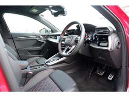 オプションのファインナッパ革シートになります！！