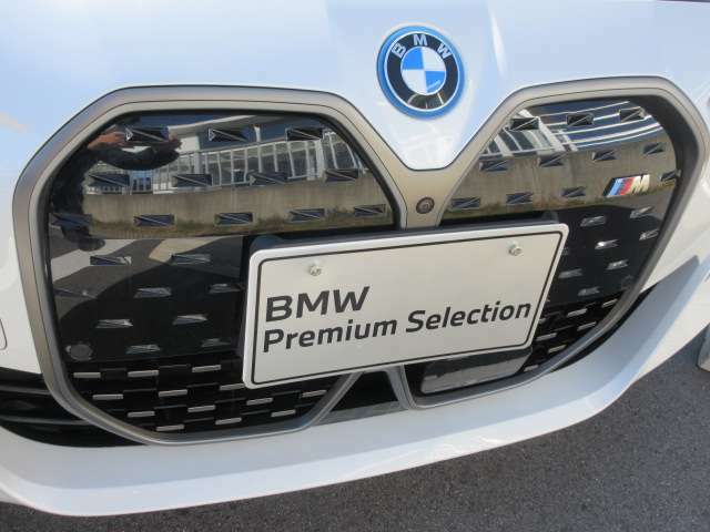 名鉄BMWプレミアムセレクション長久手では常時店頭100台、別ストックヤード、グループ合計400台の良質な認定中古車を取り揃えております。(0561）65-0700まで、お気軽にお問合せ下さい。